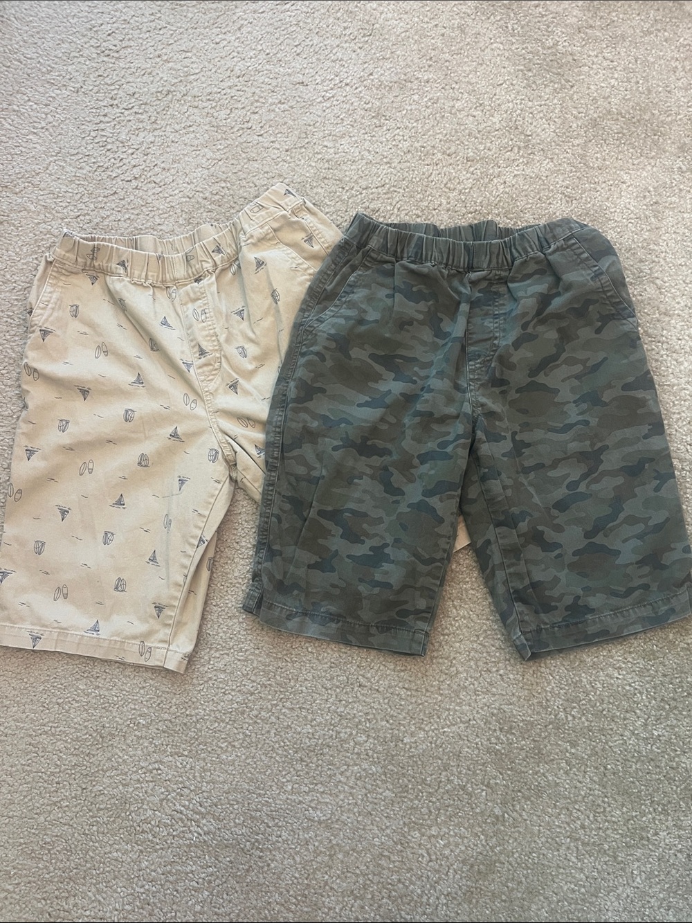 Uniqlo Kids Elastic-Waist Camo & Sailboat Shorts - Green Camo and Beige